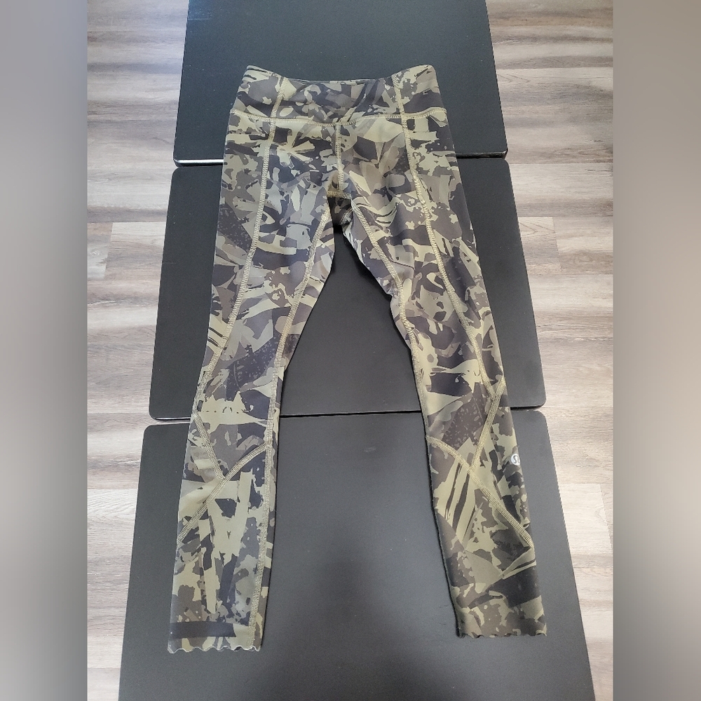 Lululemon Wunder Under Scallop Hem Leggings Camo Deep Coal Size 4 Women